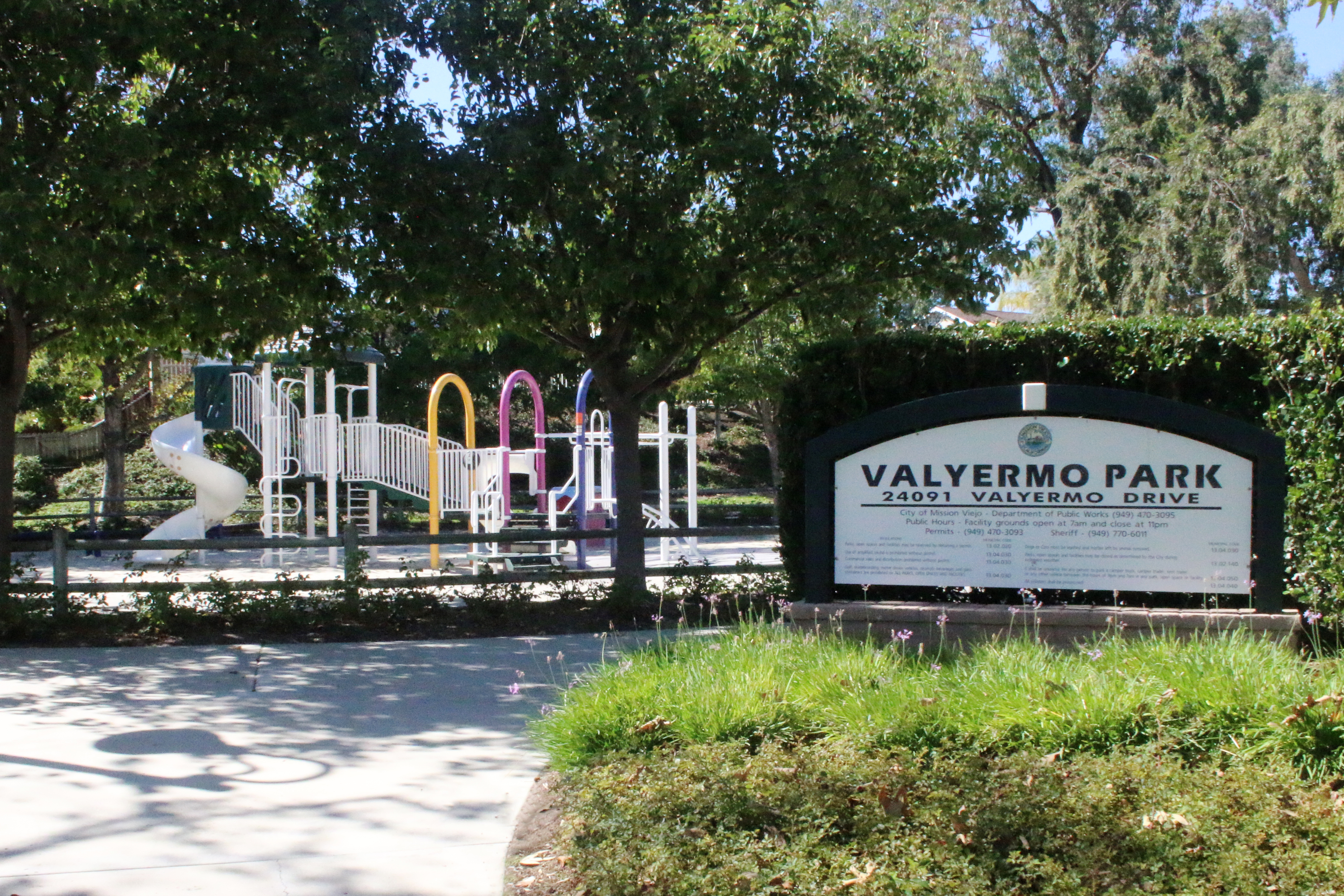 Valyermo Park and playground