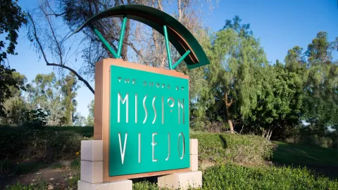 shops at mission viejo sign