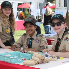 girl scout volunteers